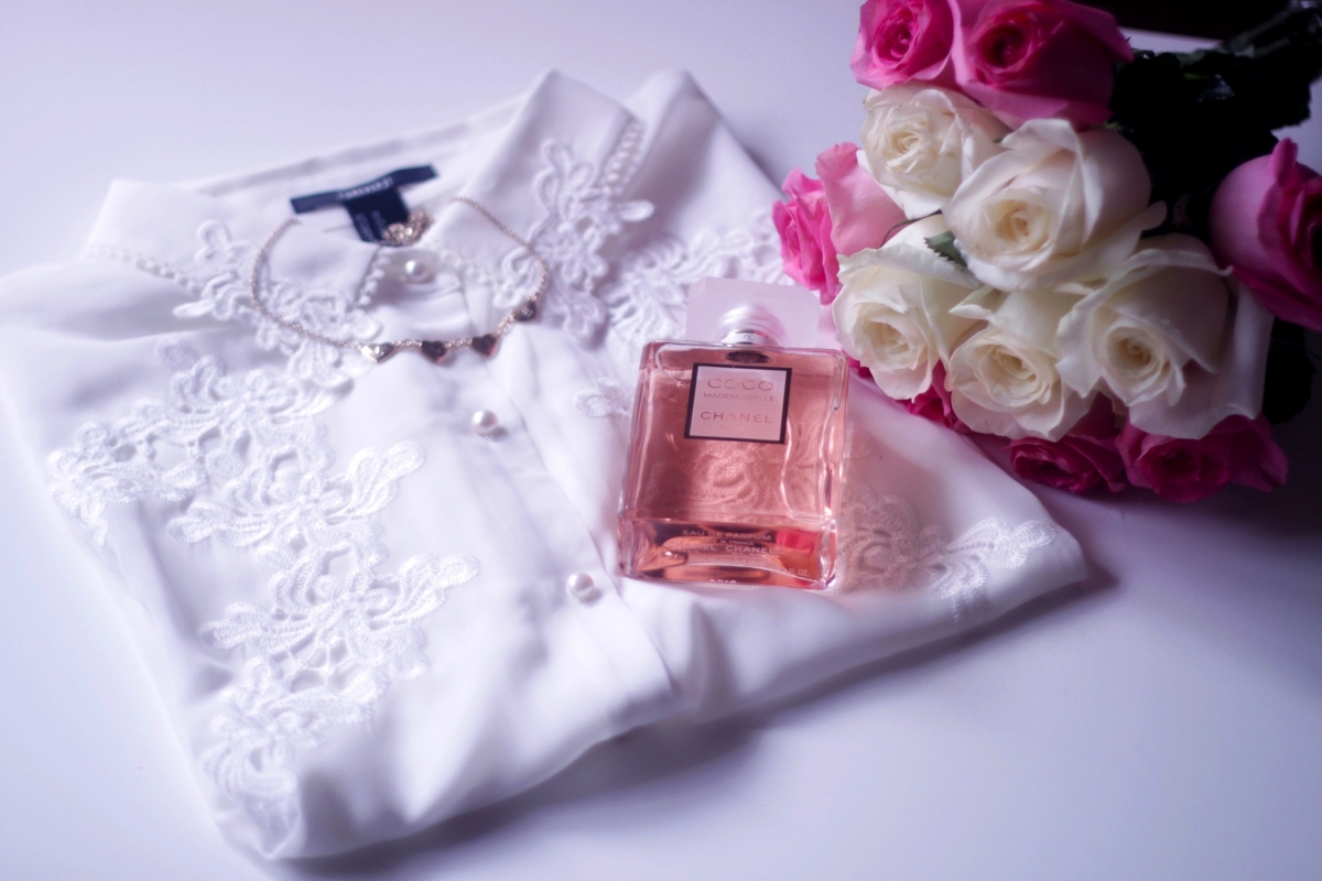 白色粉红色玫瑰花束女式衬衫chanel香奈儿香水2k图片 背景素材图片 彼岸图网pic Netbian Com