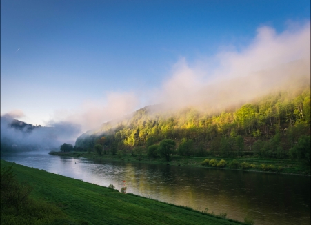 雾河 易北河 太阳 景观 水 上午 浪漫 冷 天空 春天 日出 5k风景壁纸