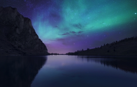 冰岛夜幕降临在极光湖4096x2160风景壁纸