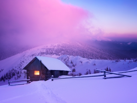 冬天雪山雪景小木屋4k風景壁紙