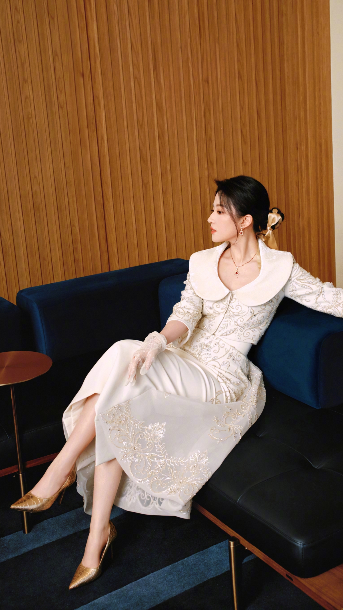 优雅侧脸美女刘亦菲4k手机壁纸竖屏