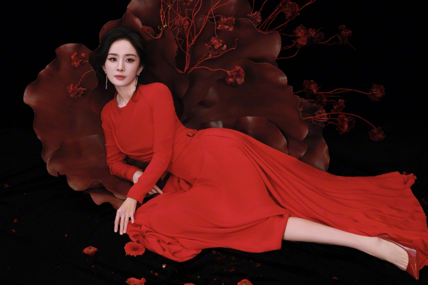 ���� ��ɫȹ�� ���� 4K��Ů��ֽ 3840x2560