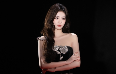 ��¹ ��ɫȹ�Ӹ�����Ů4K�����ֽ3840x<font color='red'>2400</font>