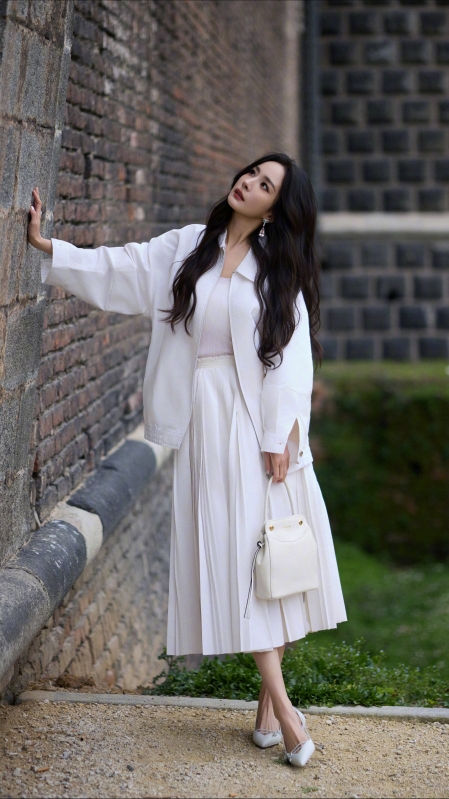 ���ݰ�ɫȹ�� שǽ 4k�������ֻ���ֽ��Ů